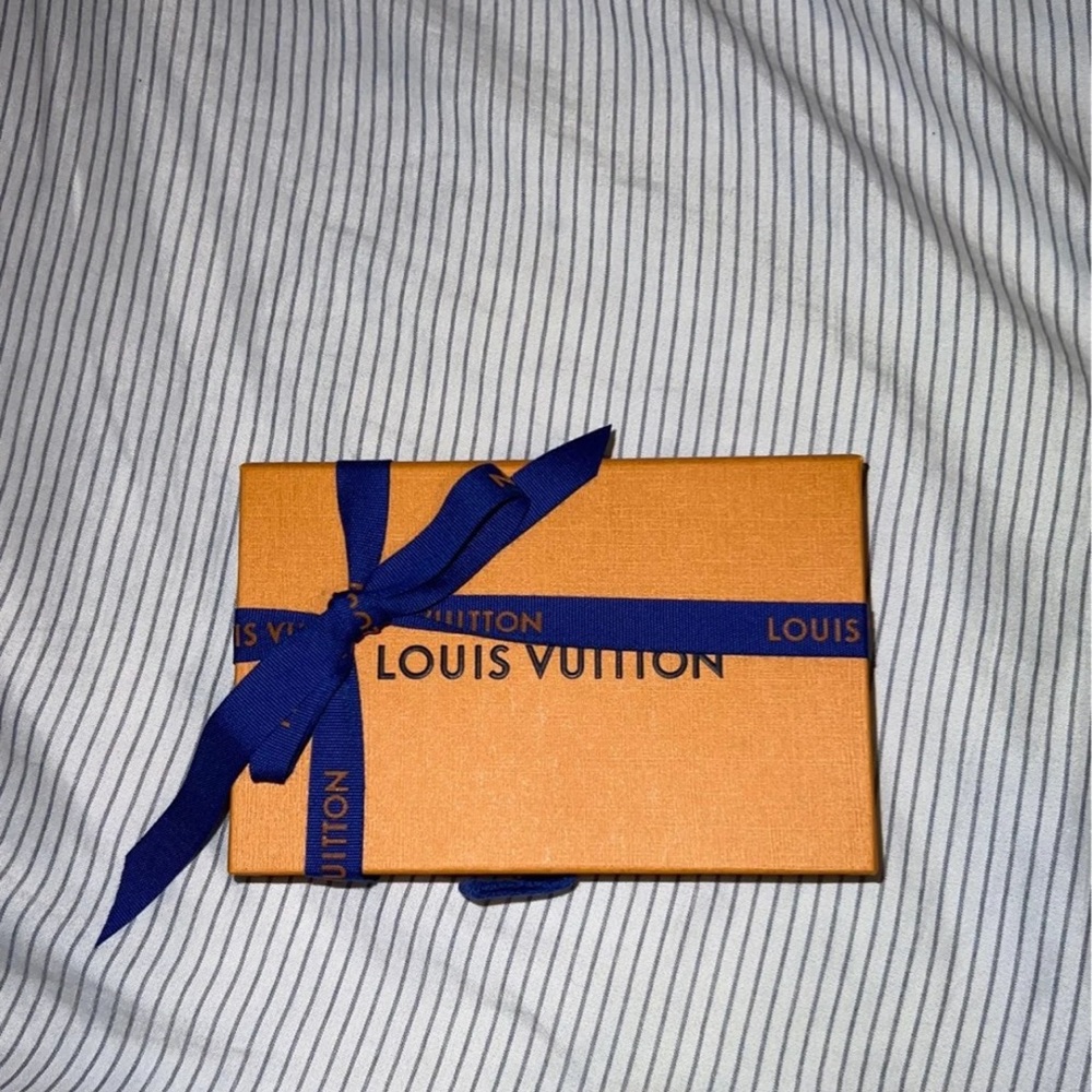 Louis Vuitton key pouch - Picture 2 of 7